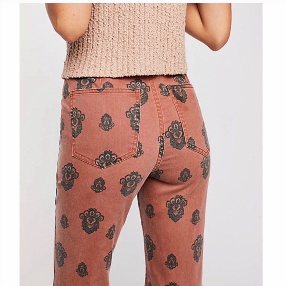 NWT FREE PEOPLE float on flares RARE - Picture 7 of 8